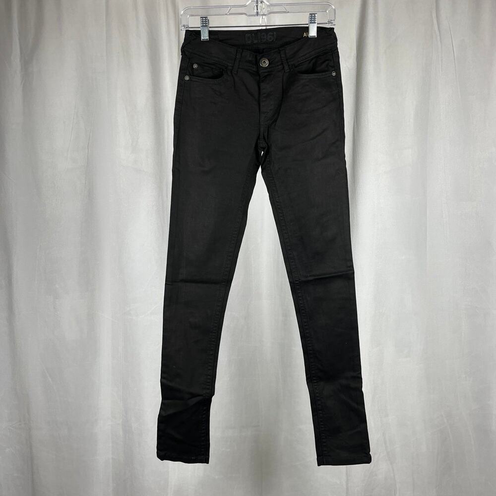 DL1961 Amanda Skinny Jeans in Black.